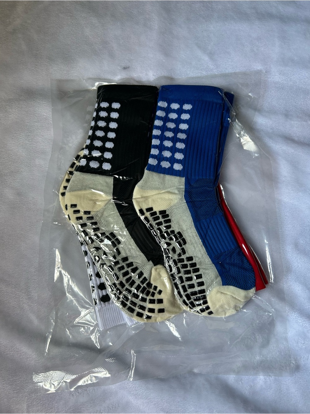 ELUTONG Kids Youth Grip Socks Non Slip Sports Soccer Multicolor New 4 pack